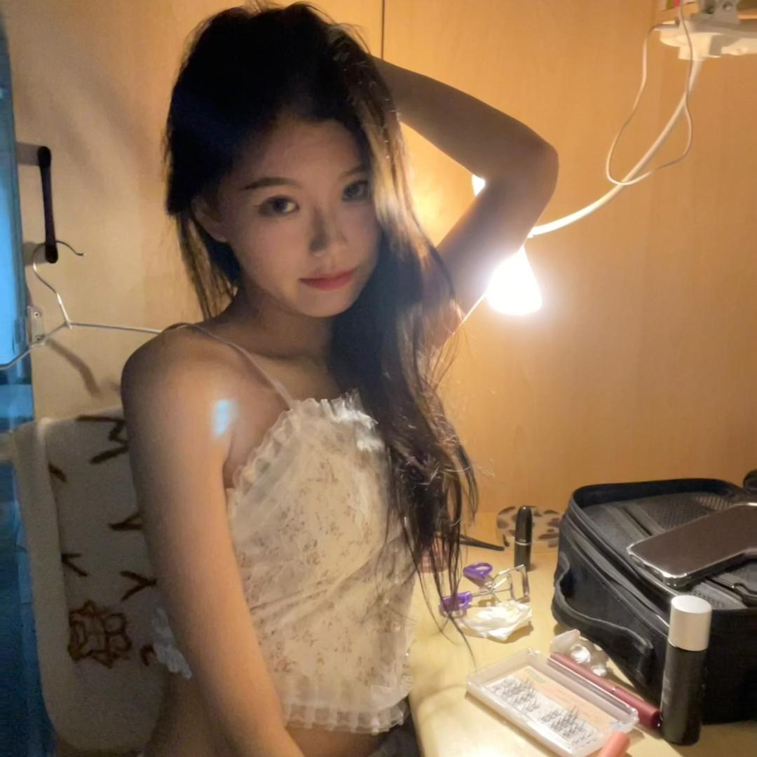 W_YUJ.