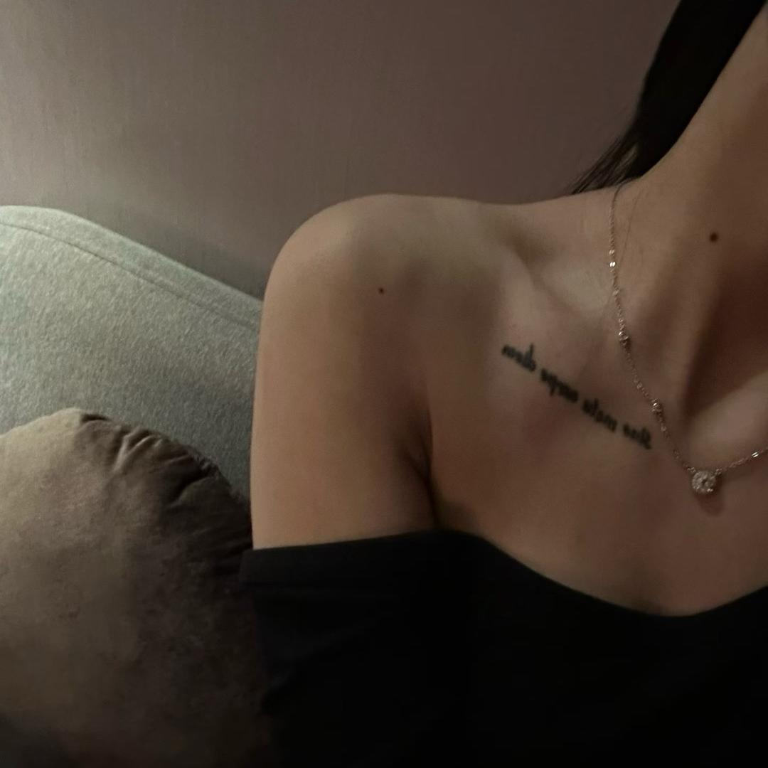·.