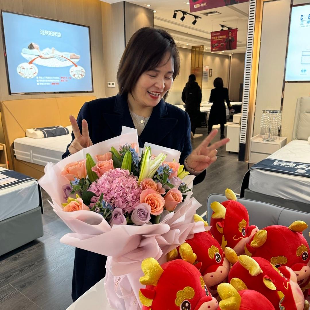 芝华仕彩姐