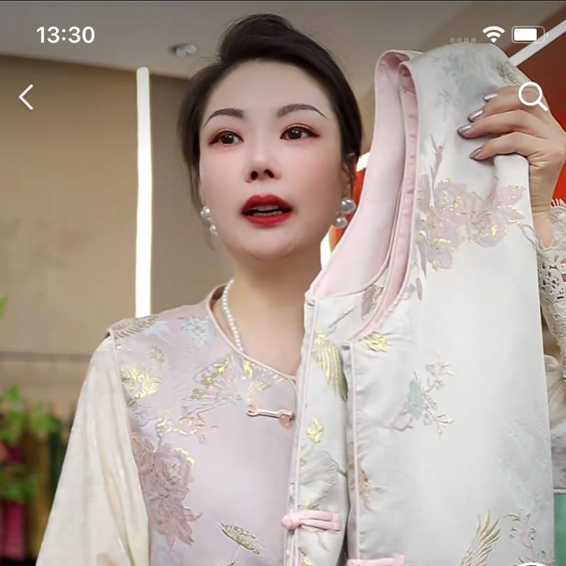忆万晴服饰