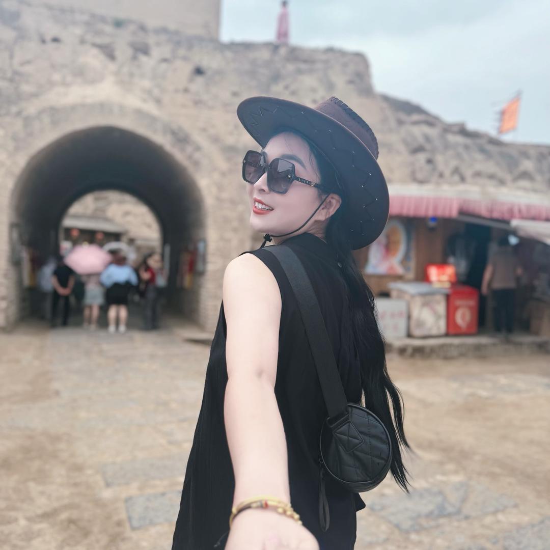 悦己👚（彬州商城一楼左边👈）