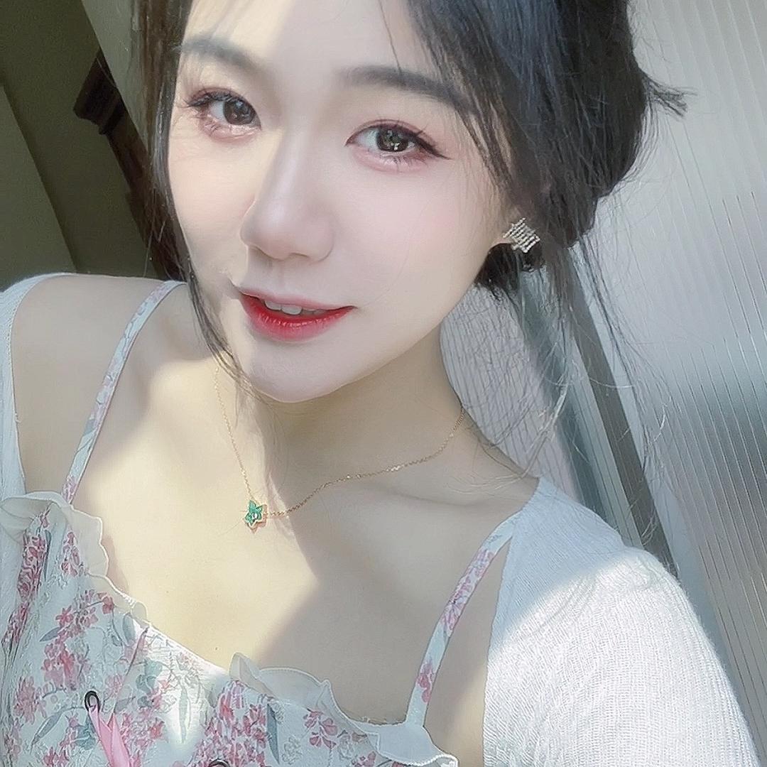 橙子姐姐吖