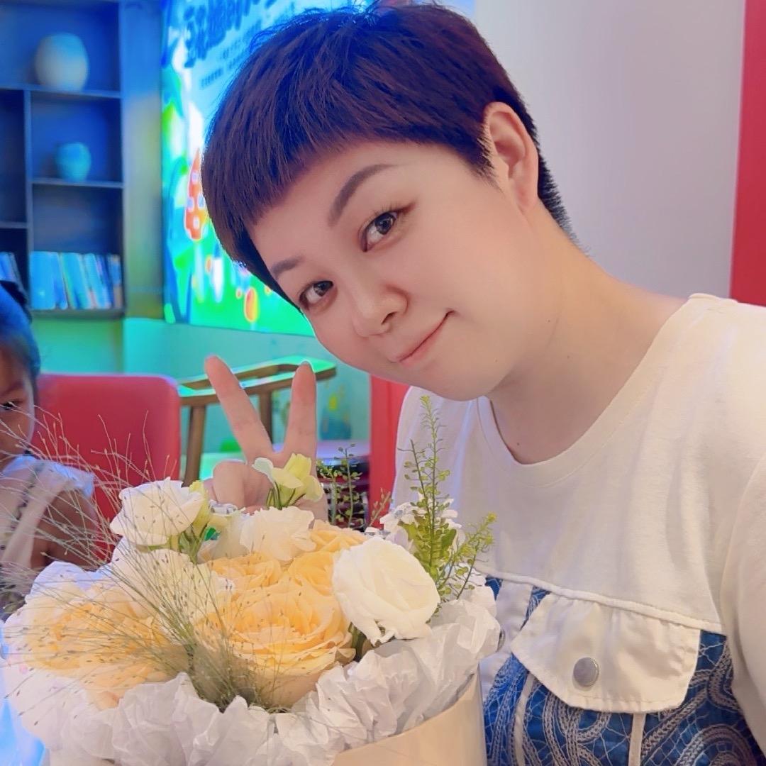 燕飛老板娘