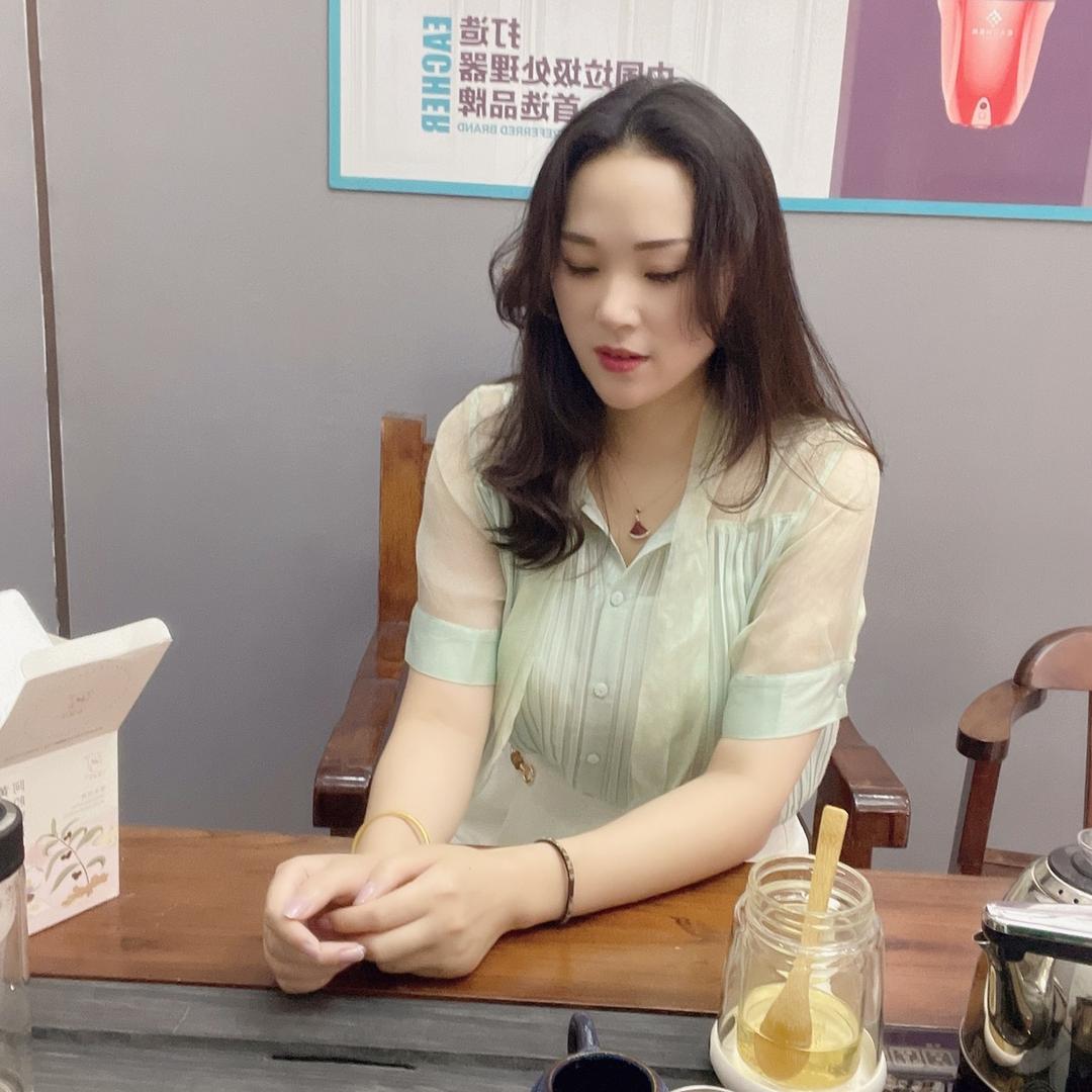 何彦珏