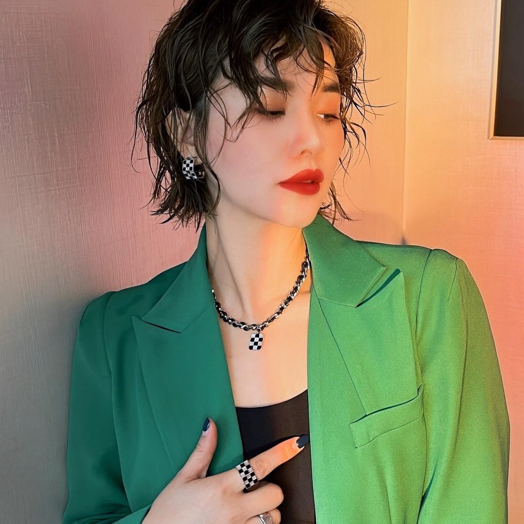 小姿女王服装店