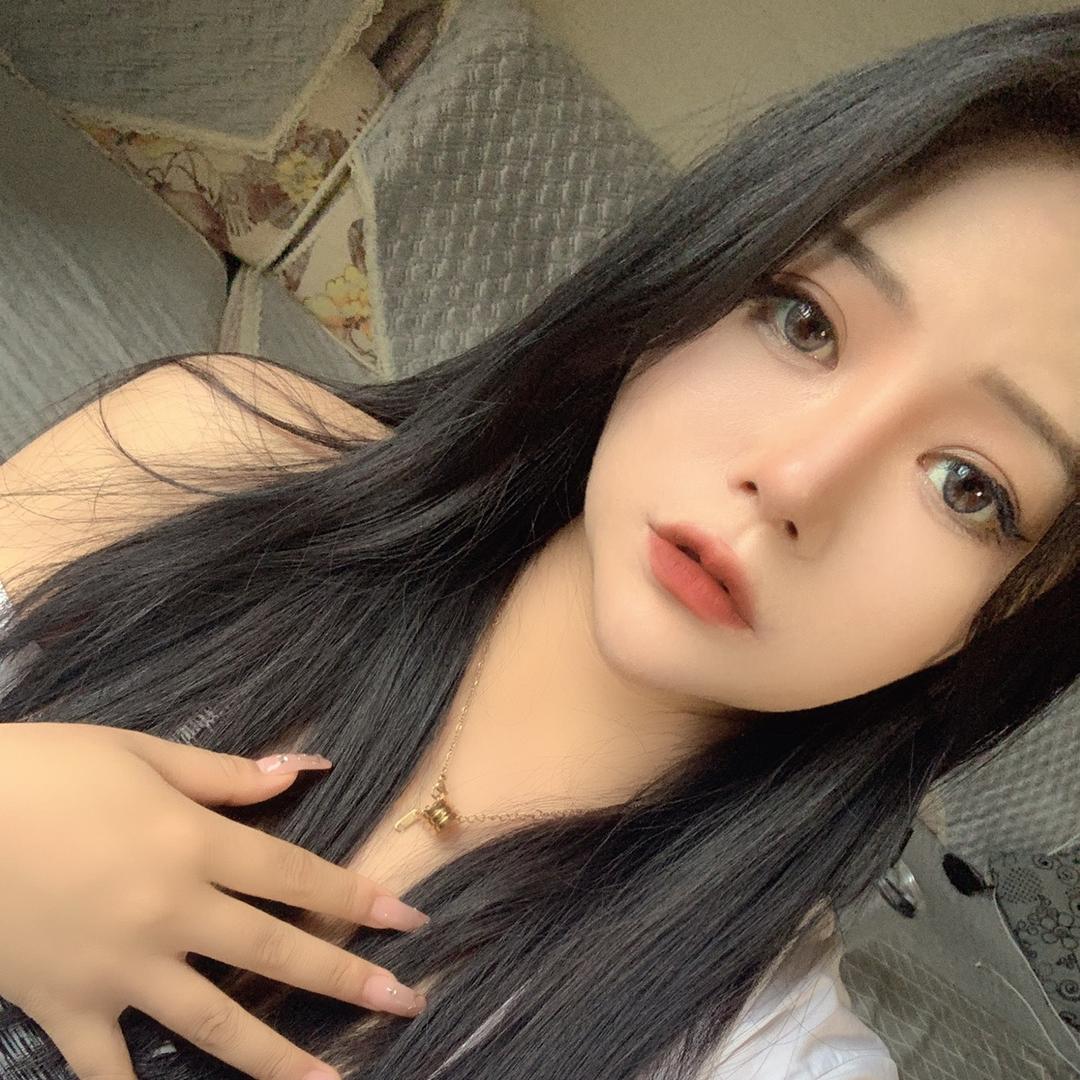 依依吖🎀