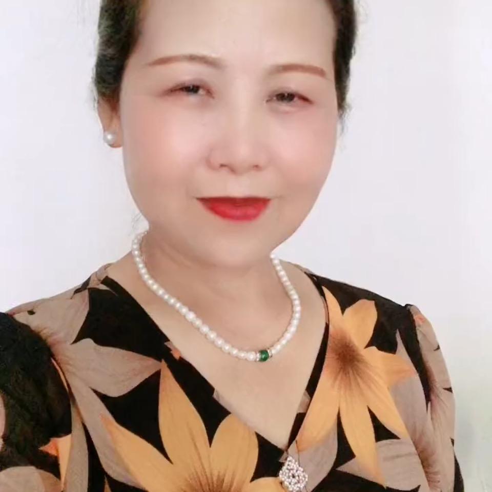 王素英