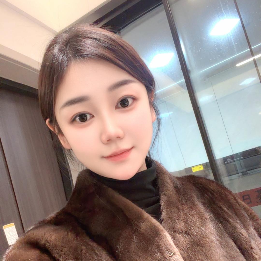 莹莹🍀