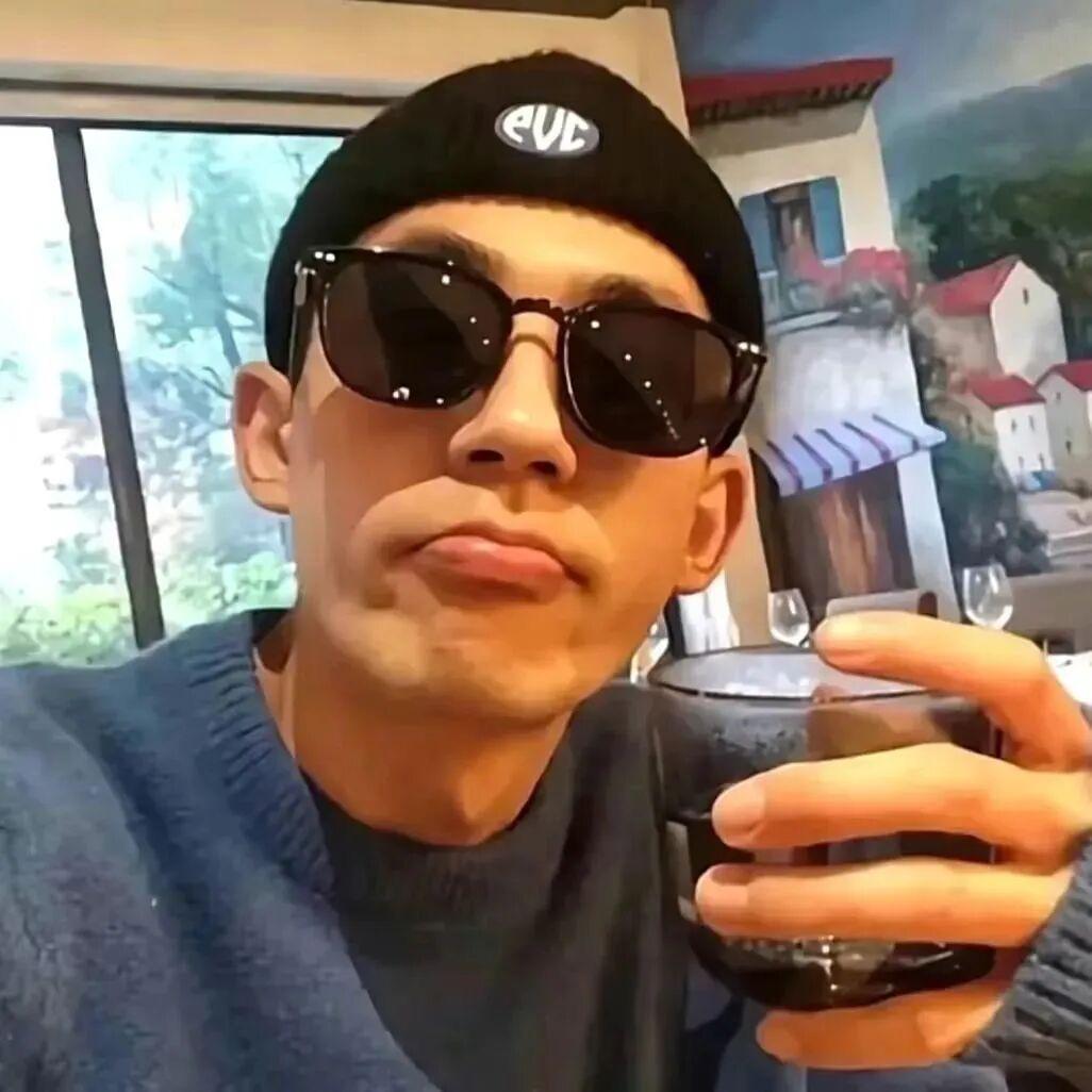 ·  松🧓🏻