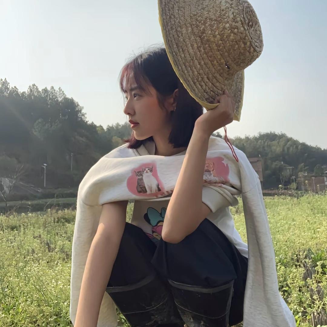 龙小霏