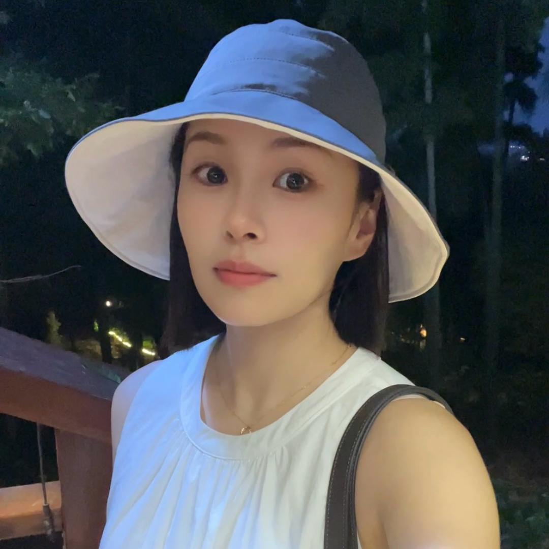 左右的幼师妈妈