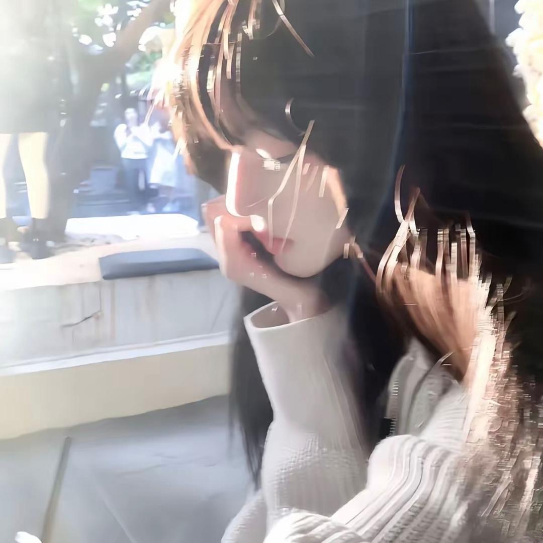 才没有脸红.