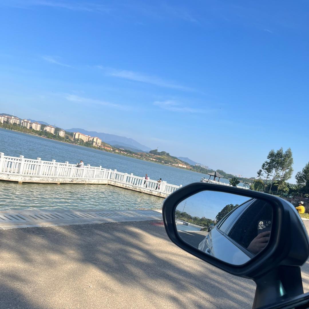 唔好理，总之好犀利