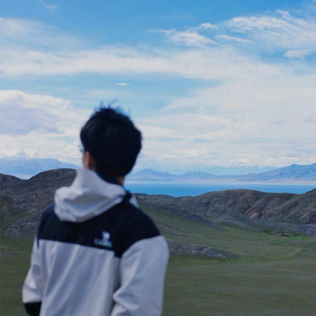 溯.