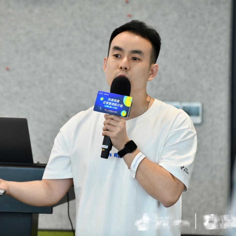 直播教练老时（闭关写书去喽）