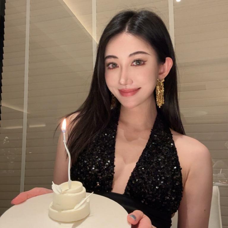 Yoli小姨