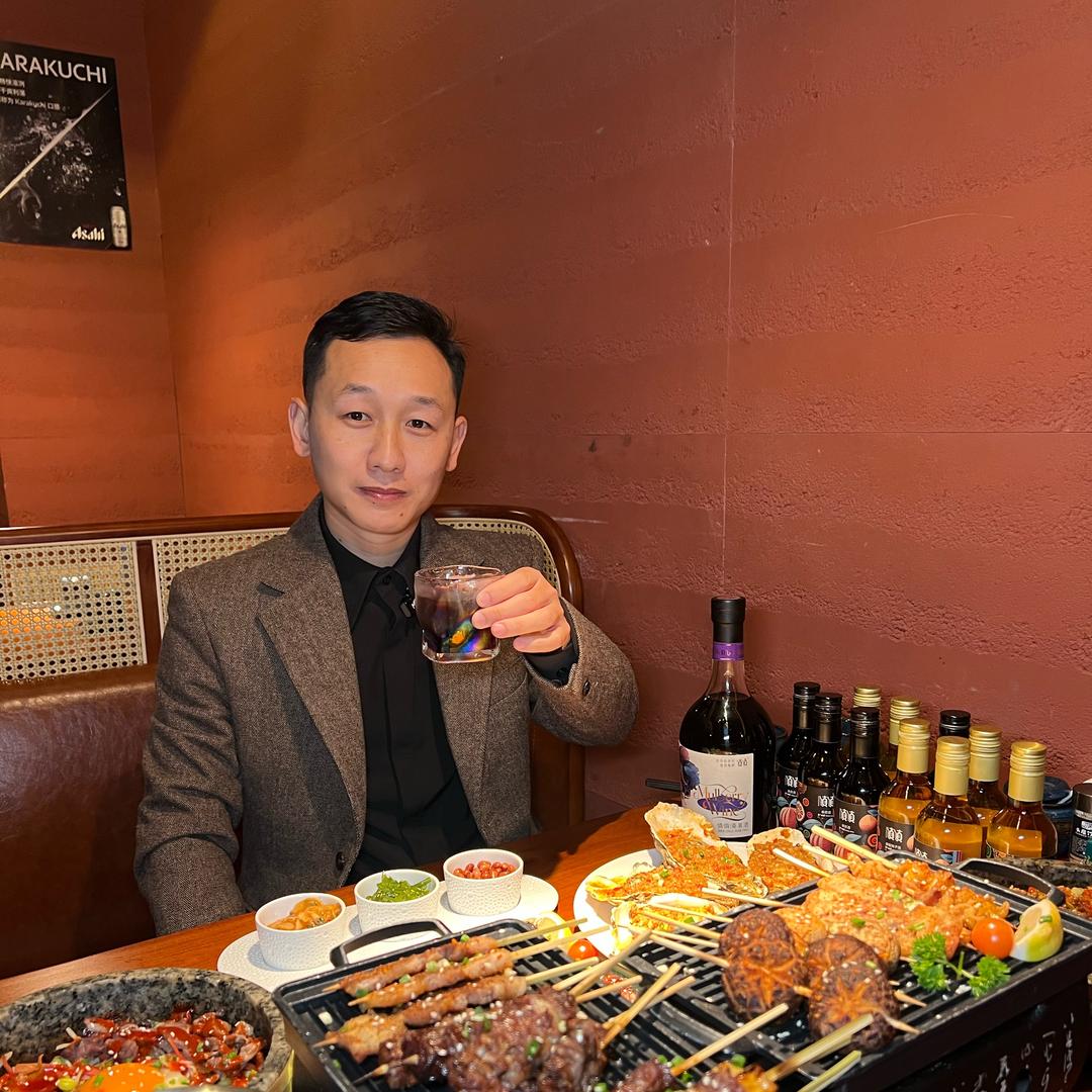 小虎哥（寻味果酒厂厂长）