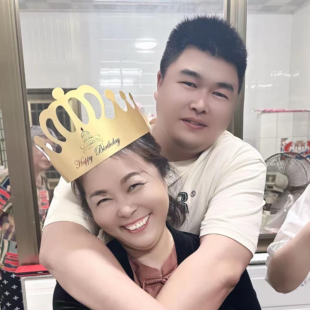 梅姐儿子  小陈