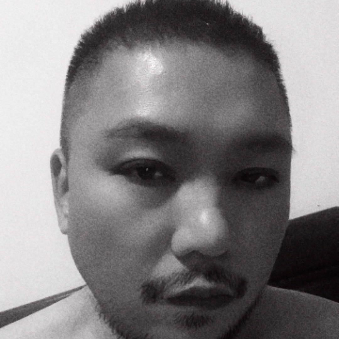 小乍卖海鲜的李布斯。