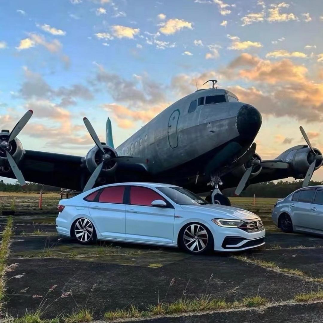 蓝汽汽车-主播英俊