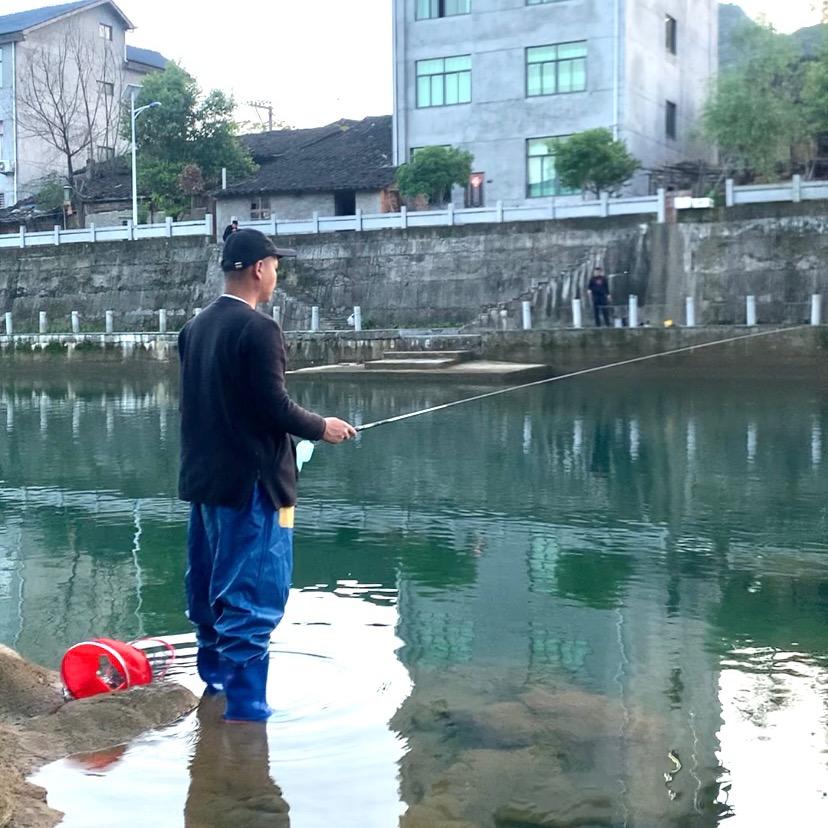 溪流阿冒