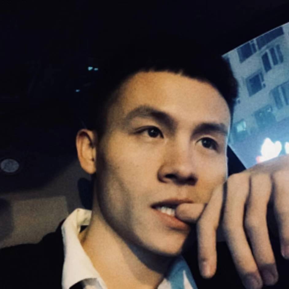 志明.