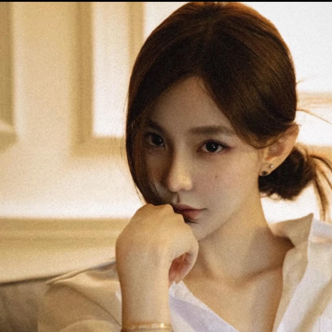 小她