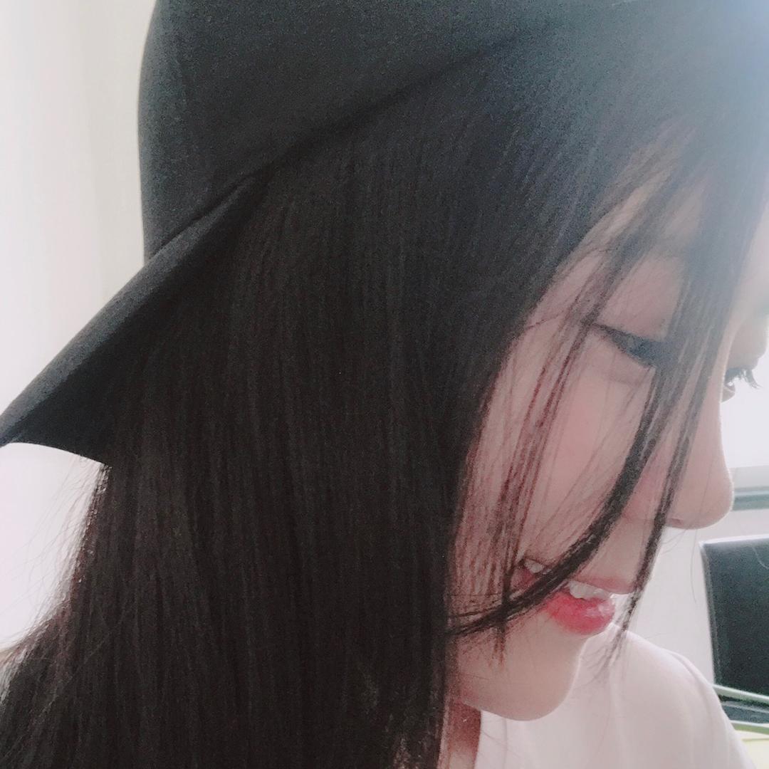 T HH·浅笑