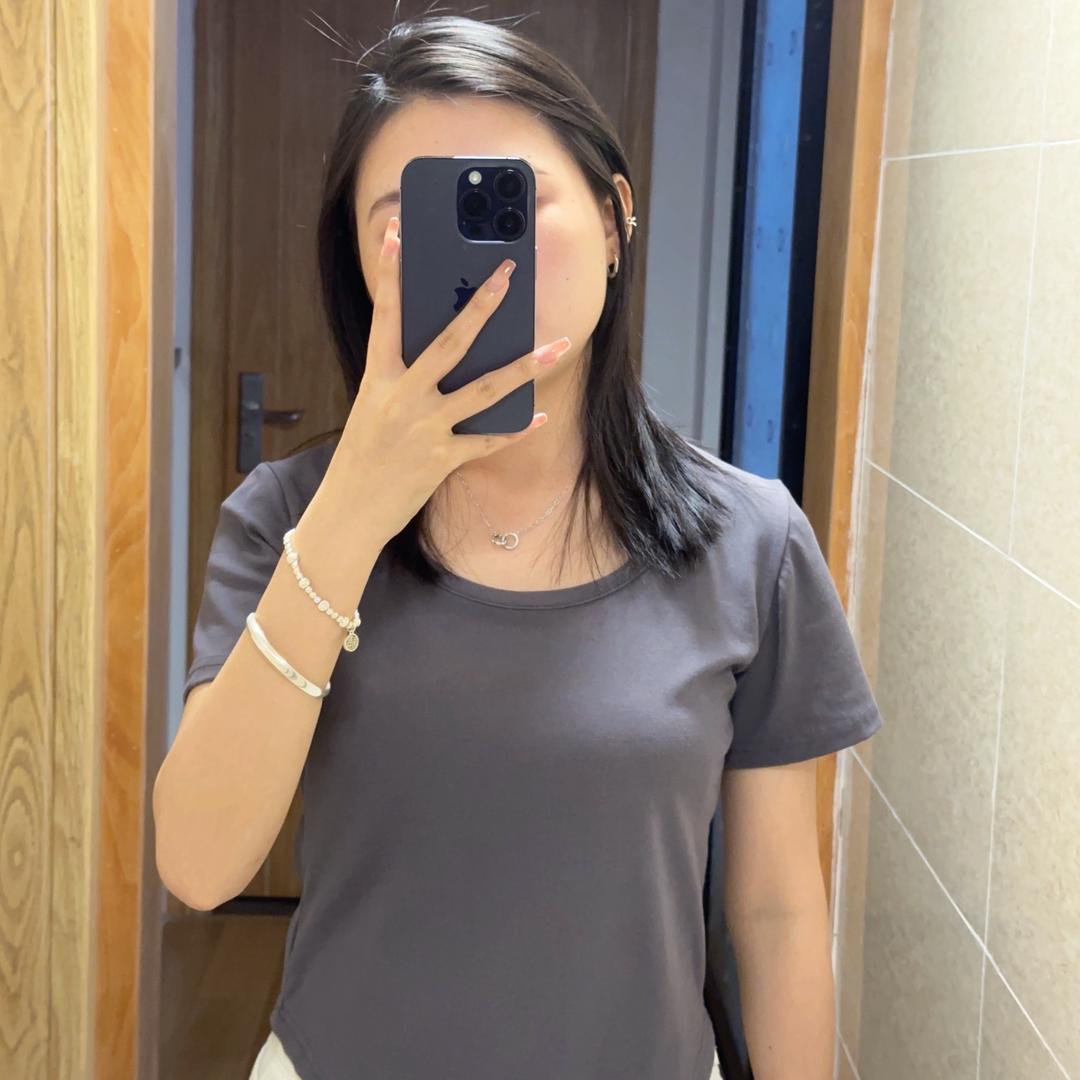 婷婷精品服装店