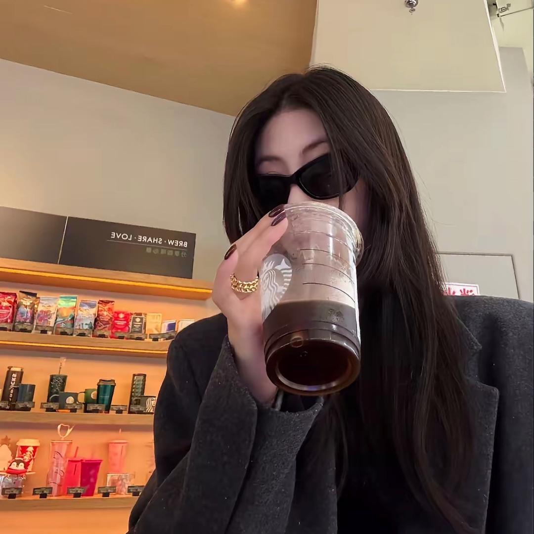 莉莉安.@