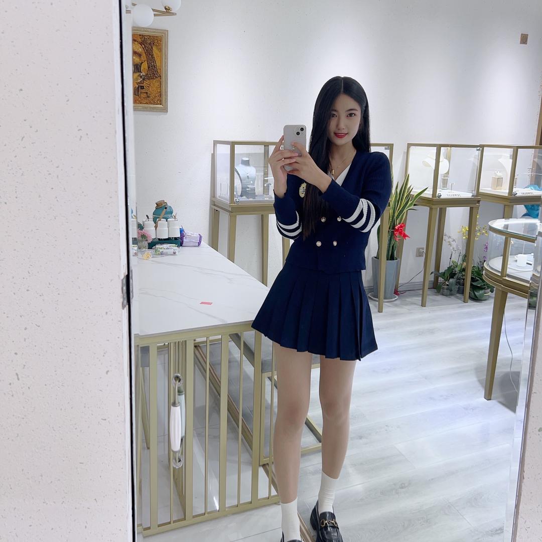 卖眼镜的小姐姐💫