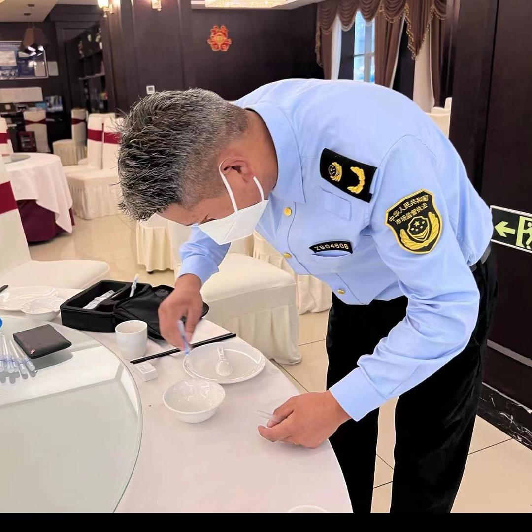 白发少年