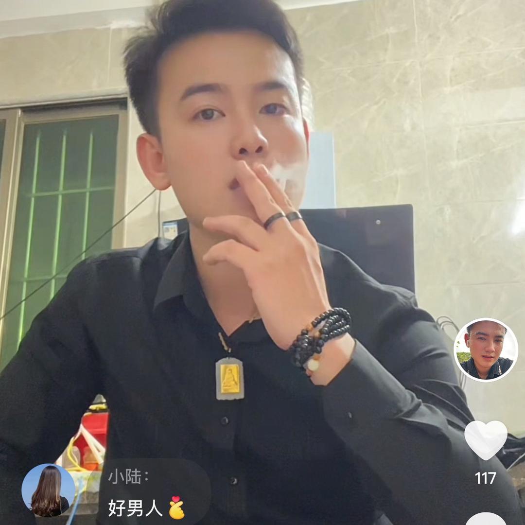 收🍎手机的宇涵
