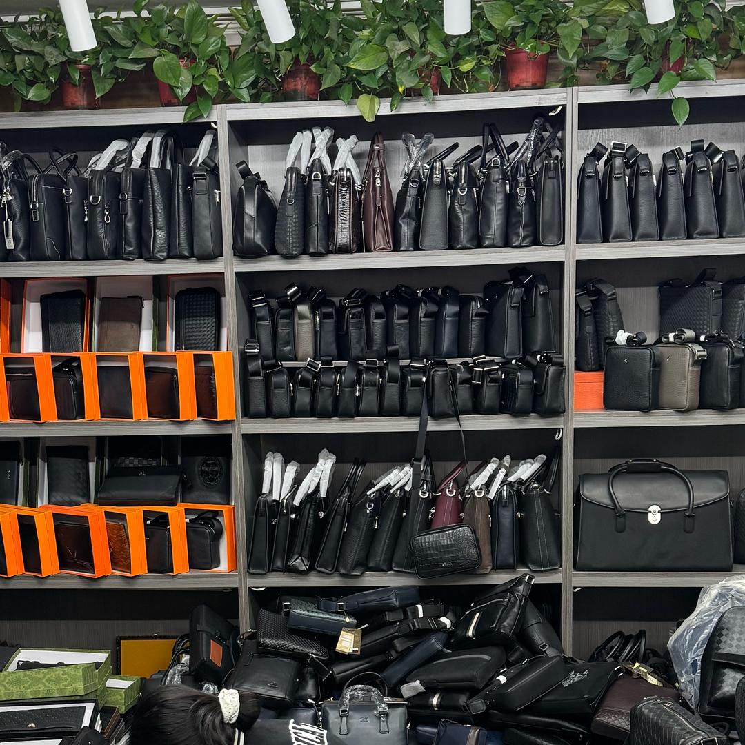 箱包届的扛把子工厂店