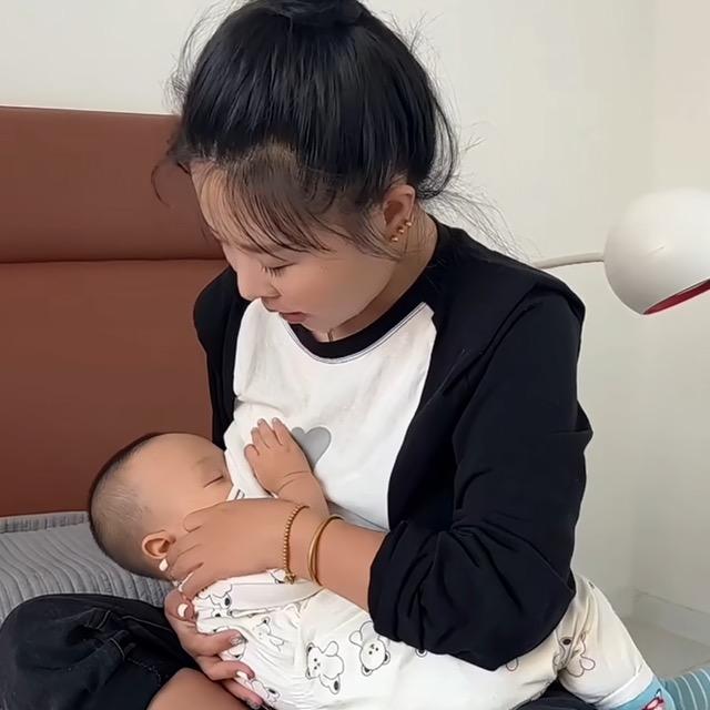 艳丽娜