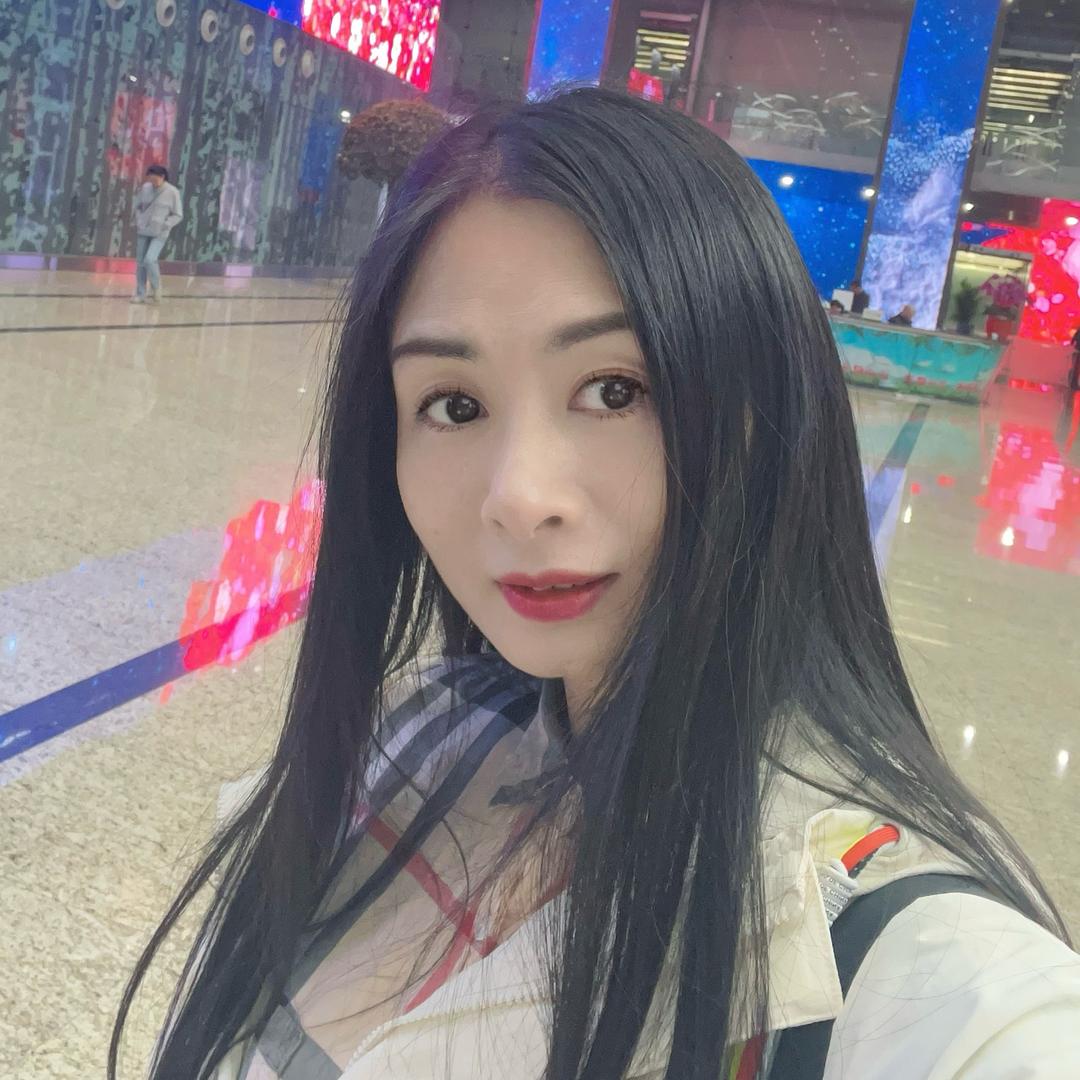 萧小布Gloria
