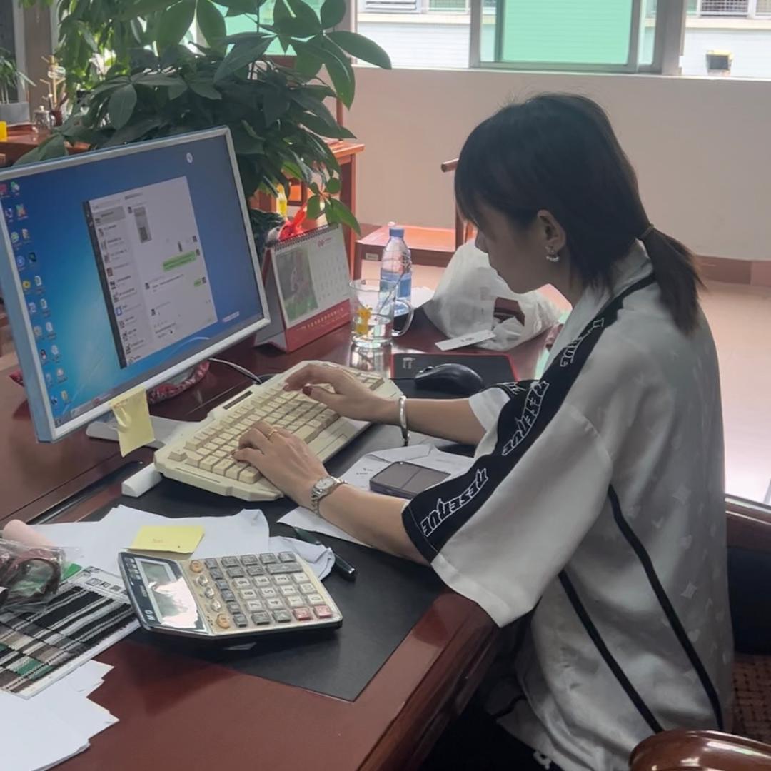 服装厂花姐