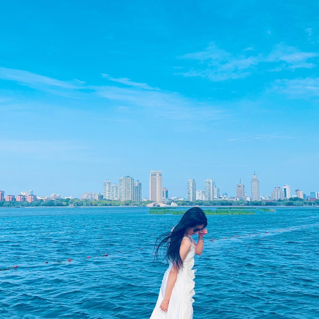 女人妩媚