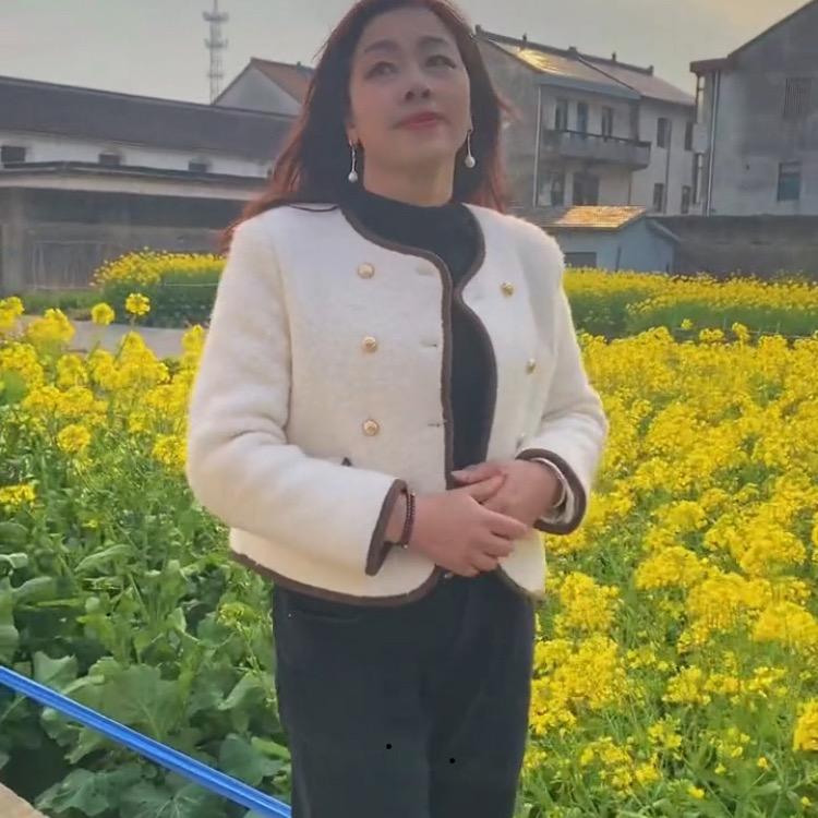 丽红爱山歌