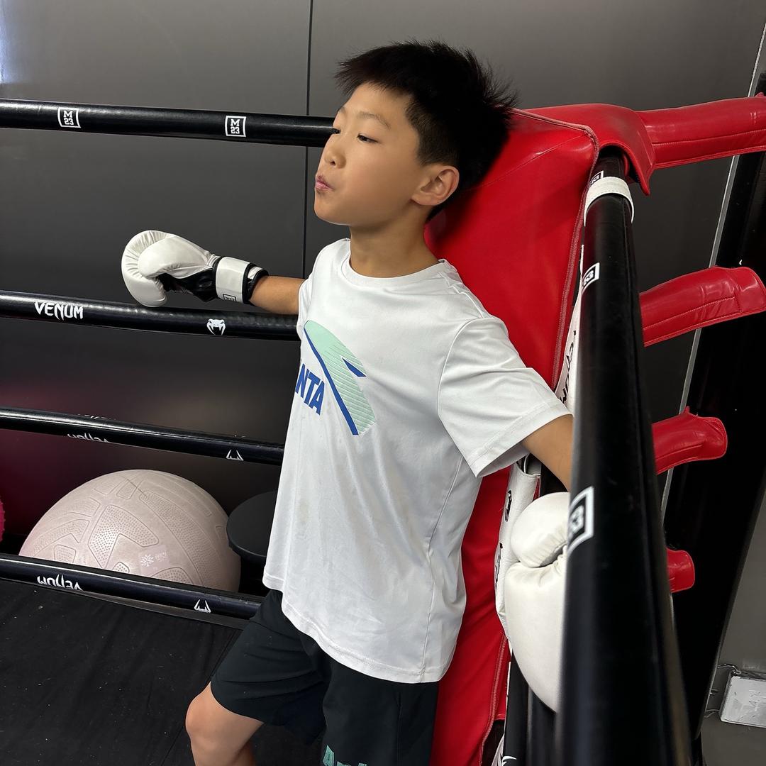 @张誉忠     拳击少年