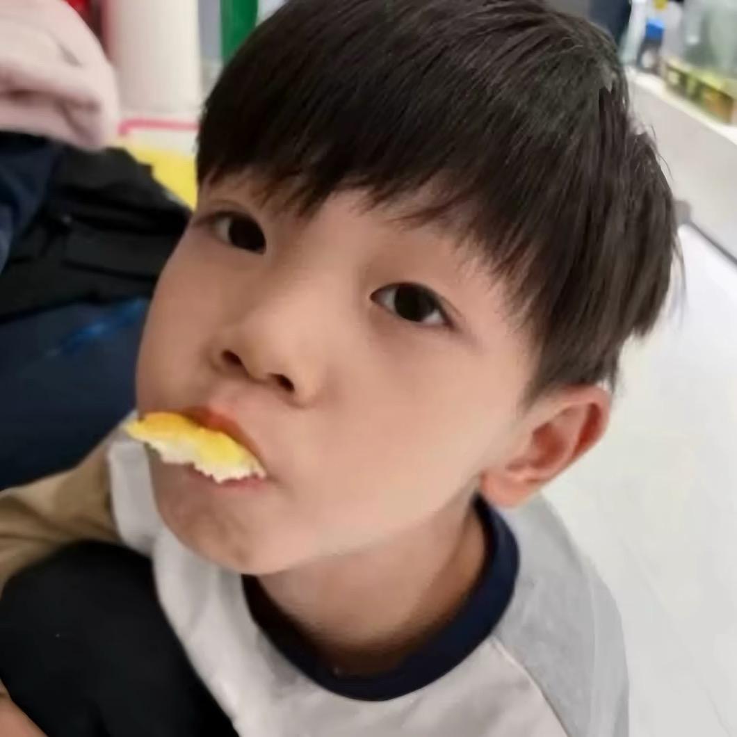 看见齐刘海走不动道