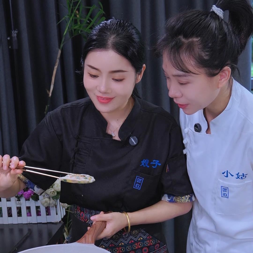 姑嫂做菜