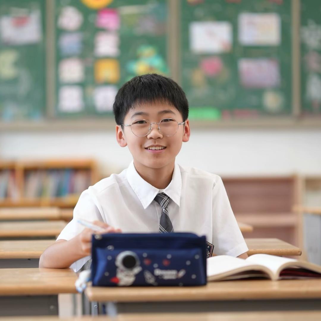 栾同学