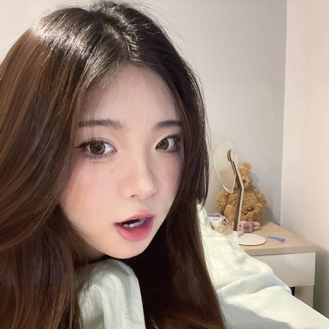 秋山美奈