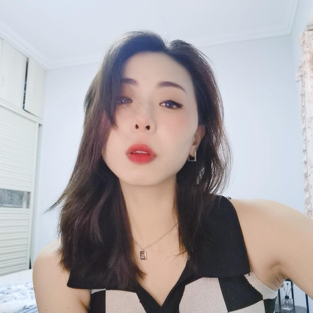 ╰つ゛ 无名小姐