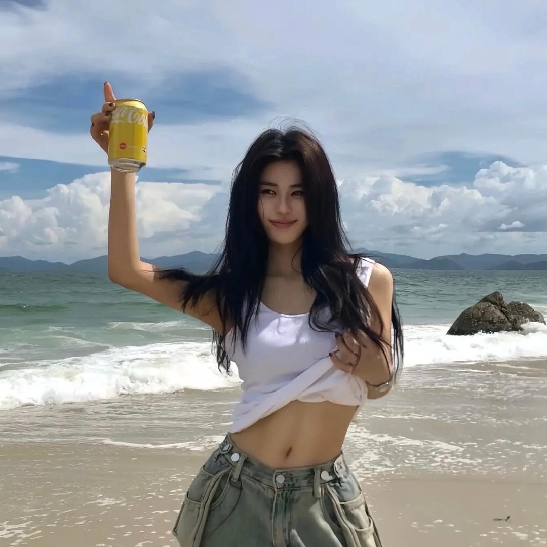 伊伊.