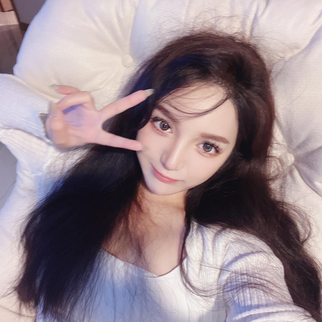 莹莹Jodie