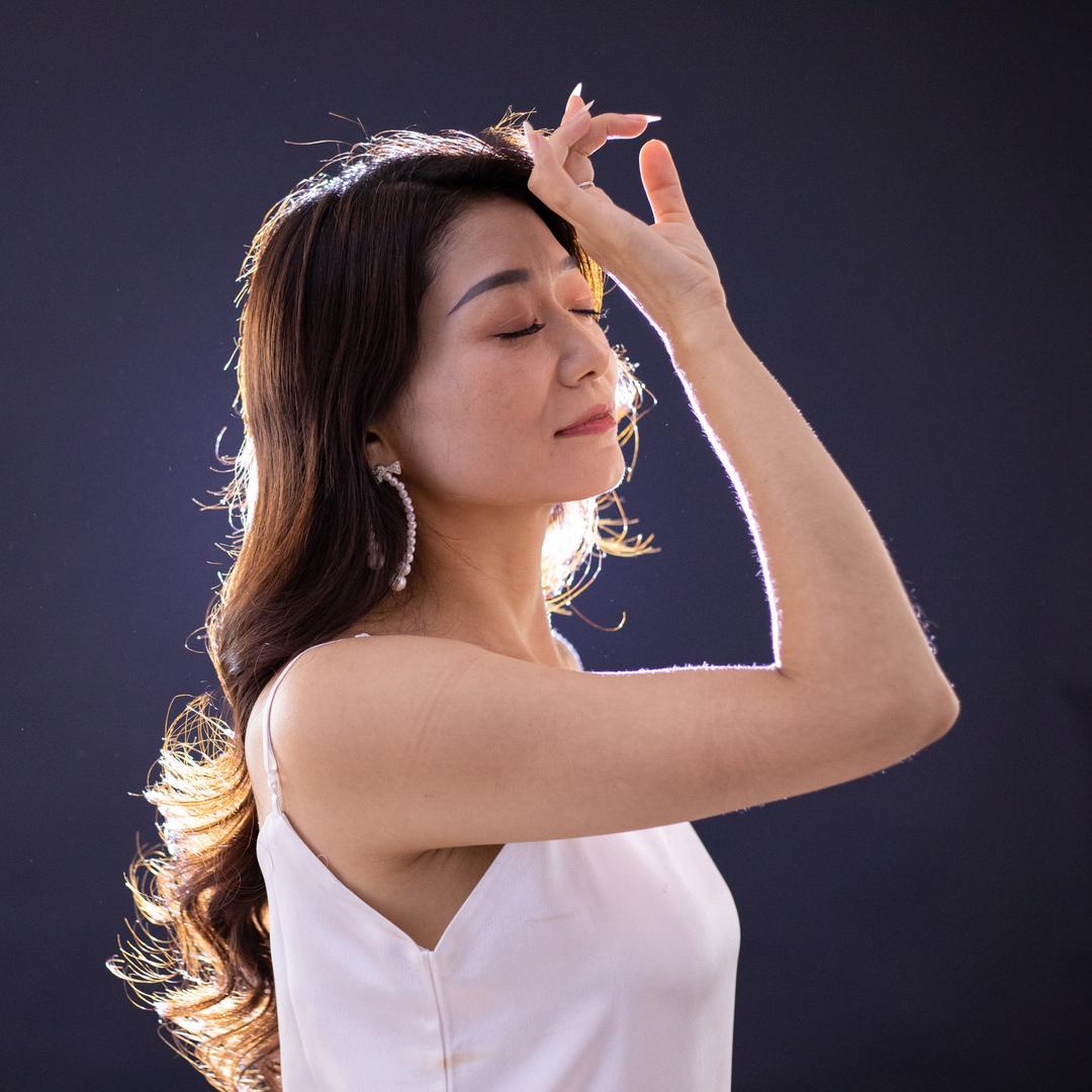 为了生活陪大哥