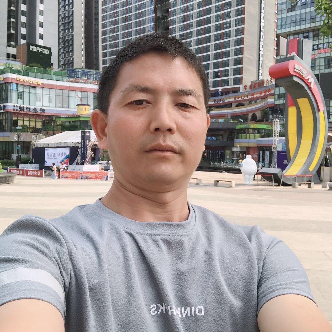 贵州农村老谭专业野外找峰有需要纯天然蜂蜜