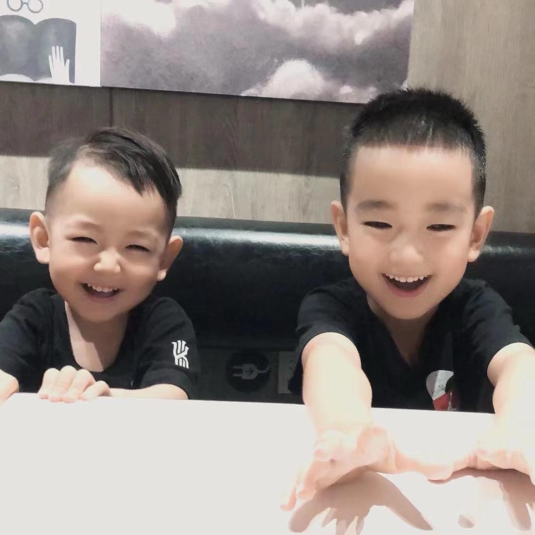 双子麻麻吖⁰⁹